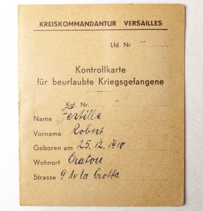 Kreiskommandatur Versailles Kontrollkarte für beurlaubte Kriegsgefangene 1944 (with passphoto)