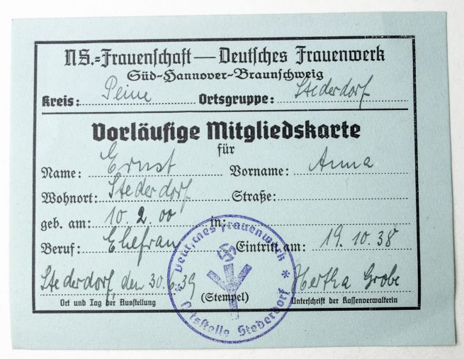 N.S. Frauenschaft / N.S. Frauenwerk Vorläufige Mitgliedskarte and miniature memberbadge