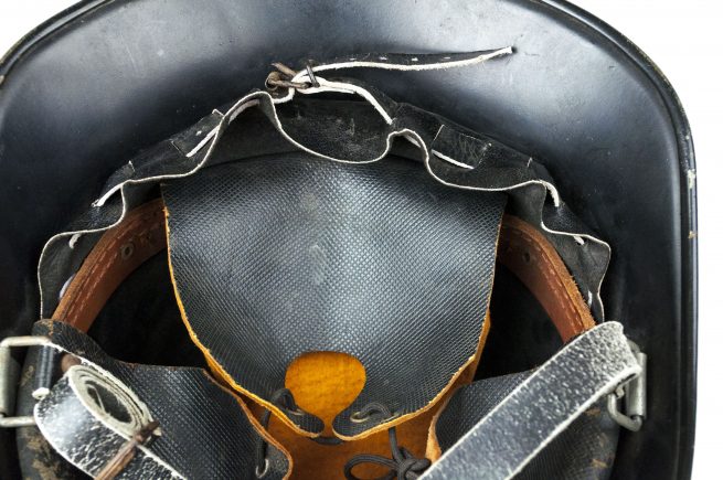 Dutch WW2 Schalkhaar Politie / Staatspolitie helmet (double decal)