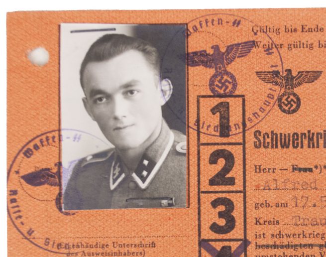 Waffen SS - Schwerkriegsbeschädigtenausweis