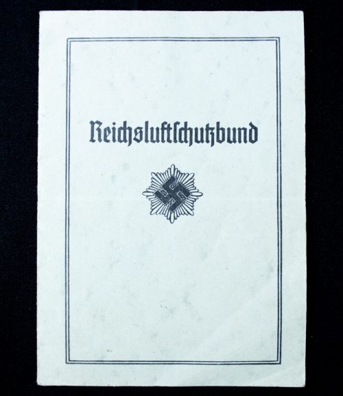 Reichsluftschutzbund Mitgliedsausweis (1940) + RLB brochure
