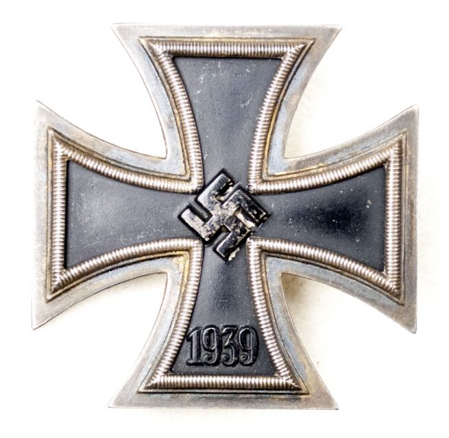 WWII Iron Cross First Class (EK1) / Eisernes Kreuz Erste Klasse + etui (maker "100")