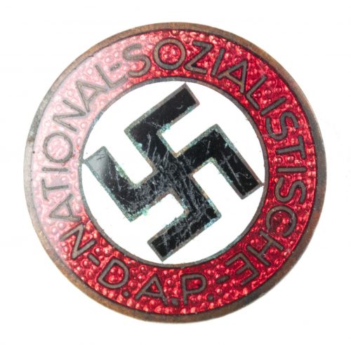 NSDAP Parteiabzeichen RZM M1127 (maker Alfred Stübbe)