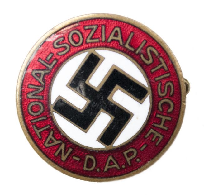NSDAP Parteiabzeichen marked Ges. Gesch.