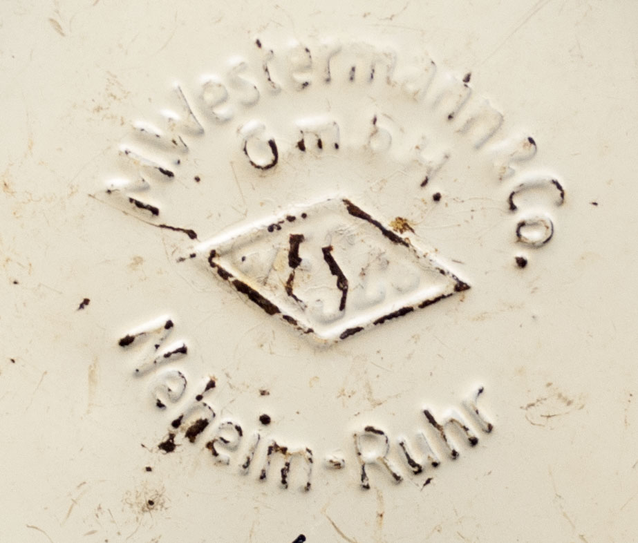 Deutsches Rotes Kreuz (DRK) Sammelbüchse / Collecting tin