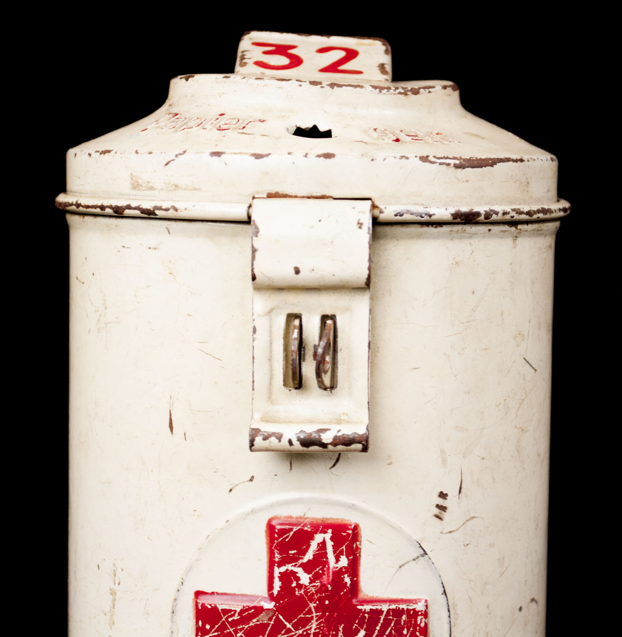 Deutsches Rotes Kreuz (DRK) Sammelbüchse / Collecting tin