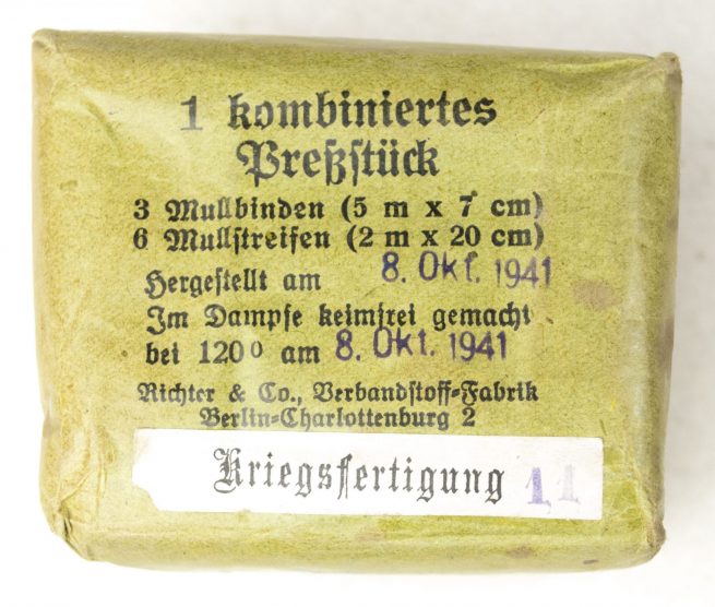 Deutsches Rotes Kreuz (DRK) Sanitätertasche in brown leather DNY 1941 (with contents)