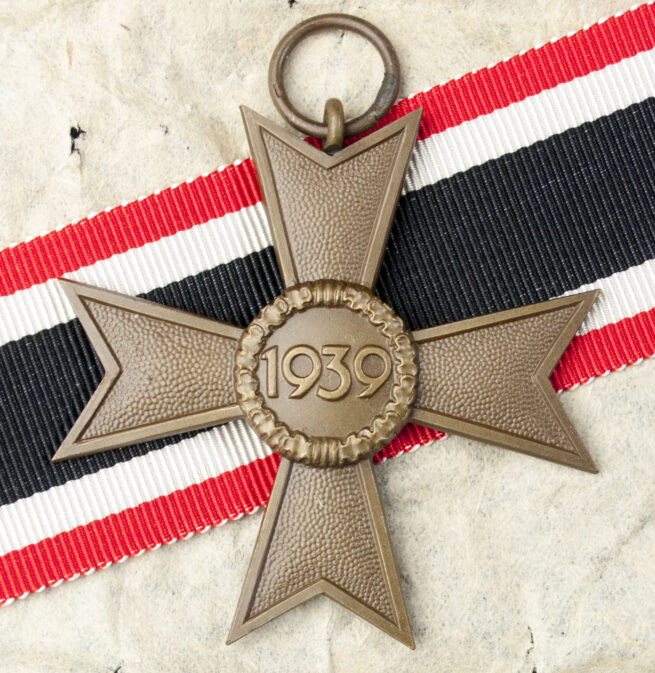 Kriegsverdienstkreuz ohne Schwerter (KVK) War Merit Cross without Swords maker “1” (Deschler) + packingpaper