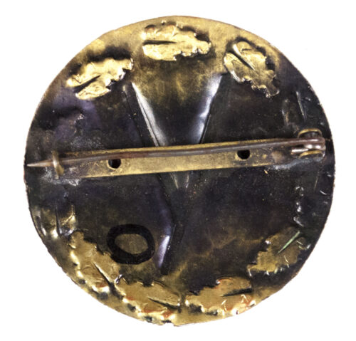 WWII German runic brooch Uruz rune