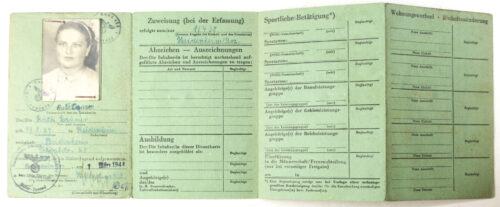 Hitlerjugend (HJ) Dienstkarte (female) with passphoto