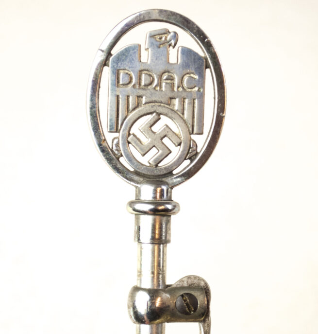 DDAC - Carpennant with pole and marble base