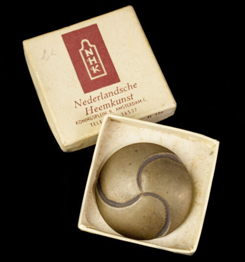 (NSB) Nederlandsche Heemkunst cultural Sunwheel runic brooch with original case (EXTREMELY RARE!)