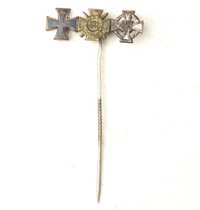 WWII Veterans stickpin with 3 miniature medals