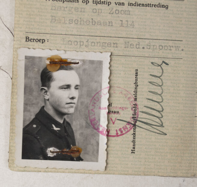 Nederlandsche Arbeidsdienst (NAD) Ontslagbewijs 1943 - with passphoto (from Bergen op Zoom)