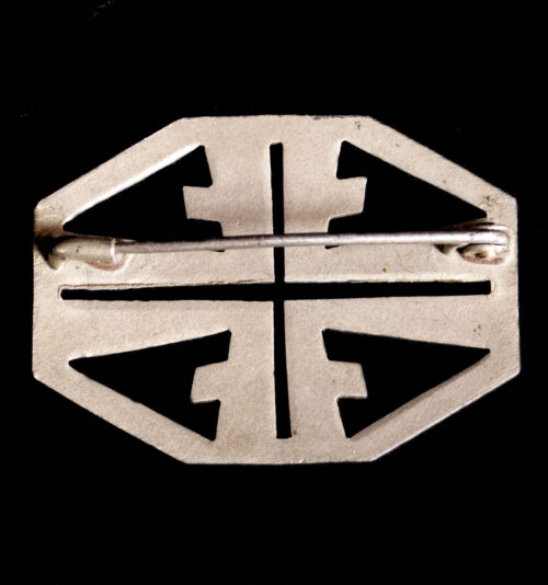 Deutscher Turnerbund female brooch