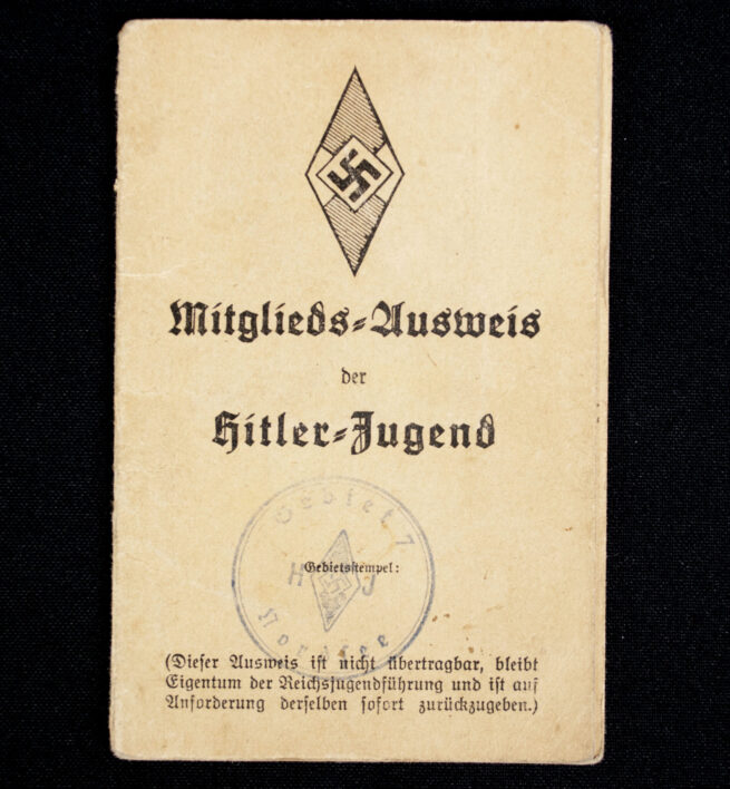 Hitlerjugend (HJ) Mitgliedsausweis for a BDM girl + extra photo