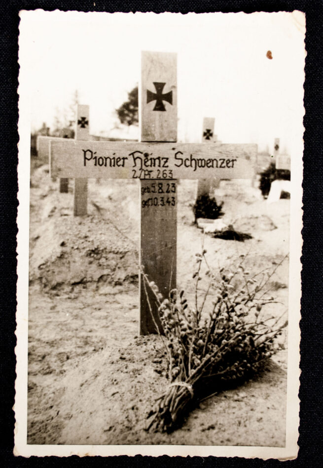 Iron Cross (Double maker marked 65) + Citation + Gravephoto + Newspaper with obituary