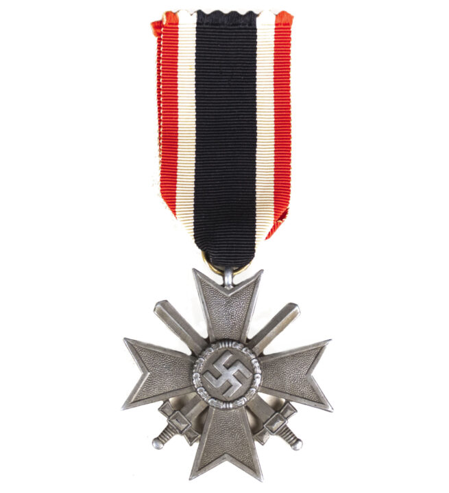 Kriegsverdienstkreuz (KVK) mit Schwerter War Merit Cross with swords “64” (Gottlieb Keck & Sohn)