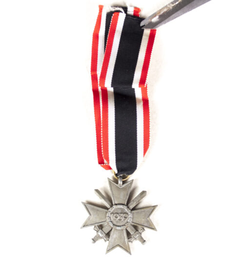 Kriegsverdienstkreuz mit Schwerter (KVK) War Merit Cross with Swords