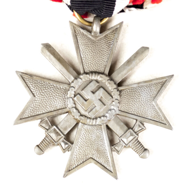 Kriegsverdienstkreuz mit Schwerter (KVK) War Merit Cross with Swords