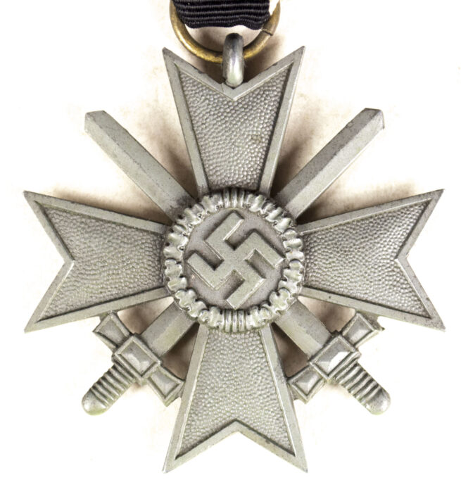 Kriegsverdienstkreuz mit Schwerter (KVK) War Merit Cross with Swords MM 74 (Carl Maurer)