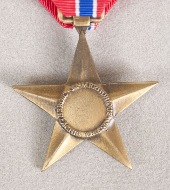 (USA) Bronze Star medal + ribbons in case