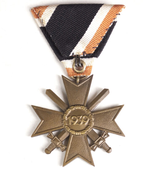 Kriegsverdienstkreuz mit Schwerter (KVK) Dreiecksband War Merit Cross (Austrian Mount)