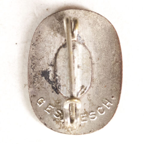 Deutsches Rotes Kreuz (DRK) memberbadge (1937 variation)