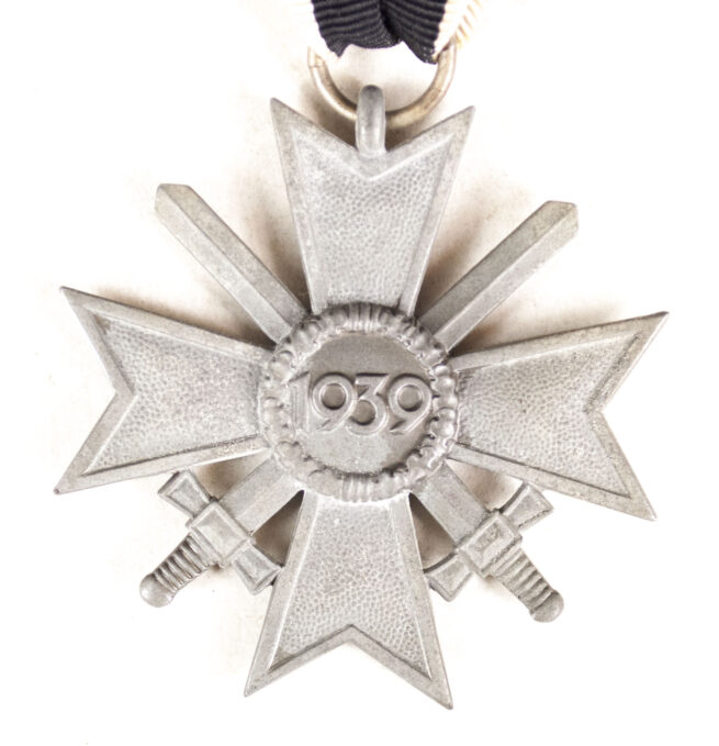 Kriegsverdienstkreuz (KVK) mit Schwerter War Merit Cross witht swords maker 10 (Förster & Barth)