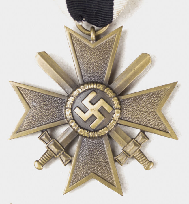 Kriegsverdienstkreuz mit Schwerter (KVK) / War Merit Cross with Swords