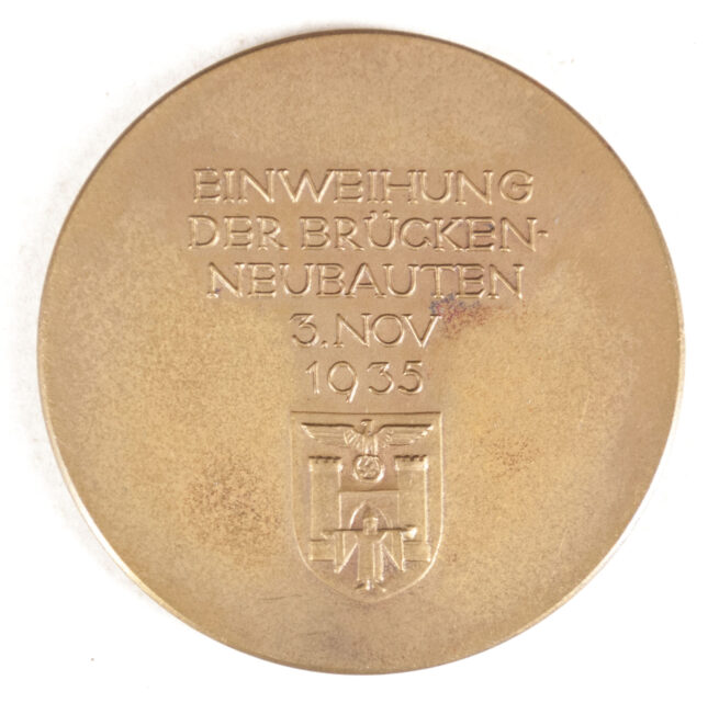 Medal + Orignal Case for the Marsch über die Ludwigsbrucken 9 .Nov. 1923