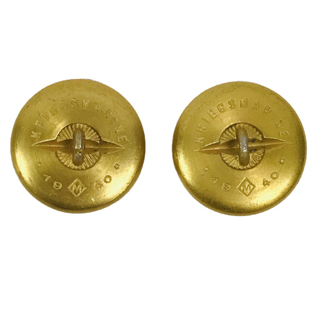 2 Kriegsmarine Tunic buttons (1940)
