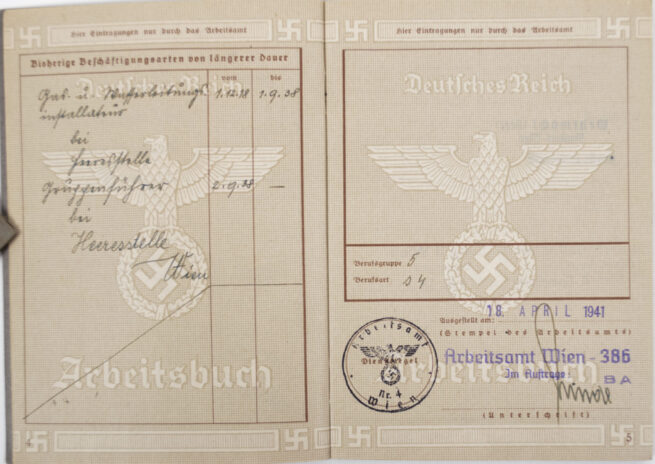 Arbeitsbuch second type Arbeitsamt Wien - with Wehrmacht (heer) Standort Wien Eintragug!