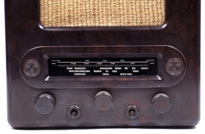 German WWII RadioVolksempfanger - VE 301 DYN (1938)