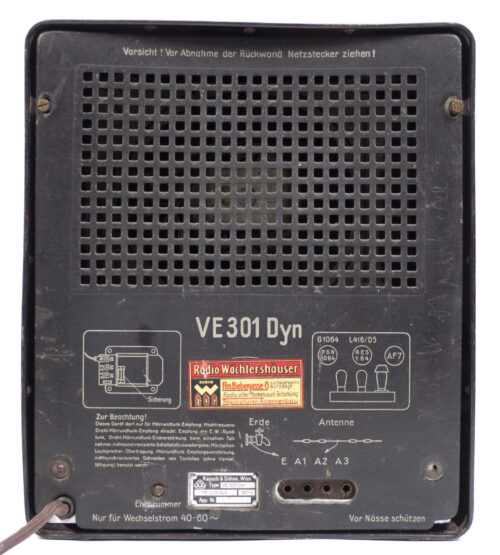 German WWII RadioVolksempfanger - VE 301 DYN (1938)