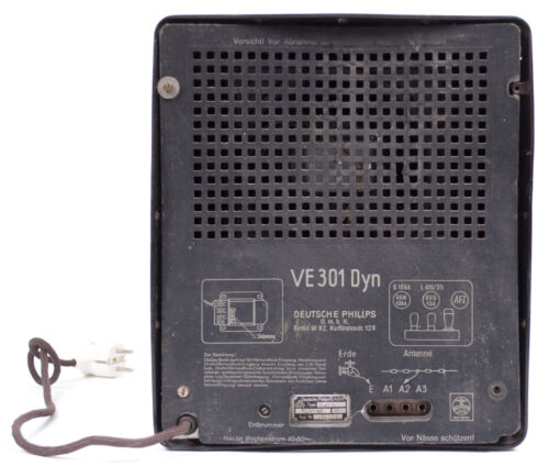 German WWII RadioVolksempfanger - VE 301 DYN (1938)