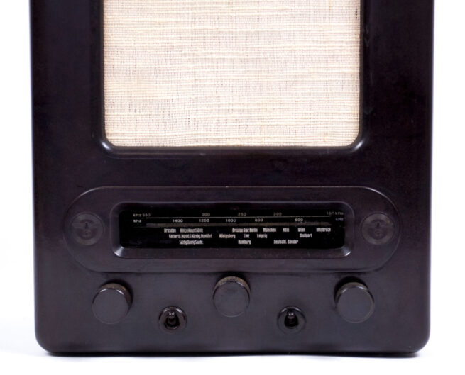 German WWII RadioVolksempfanger - VE 301 DYN (1938)