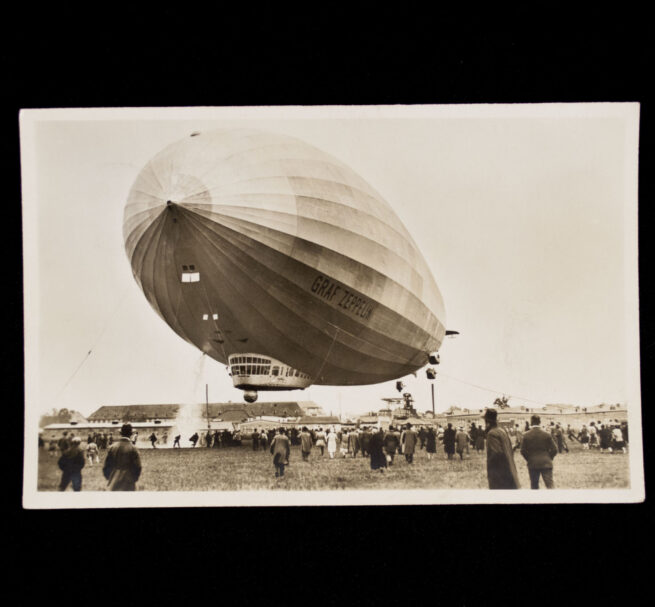 (Postcard) Graf Zeppelin (stamped!)