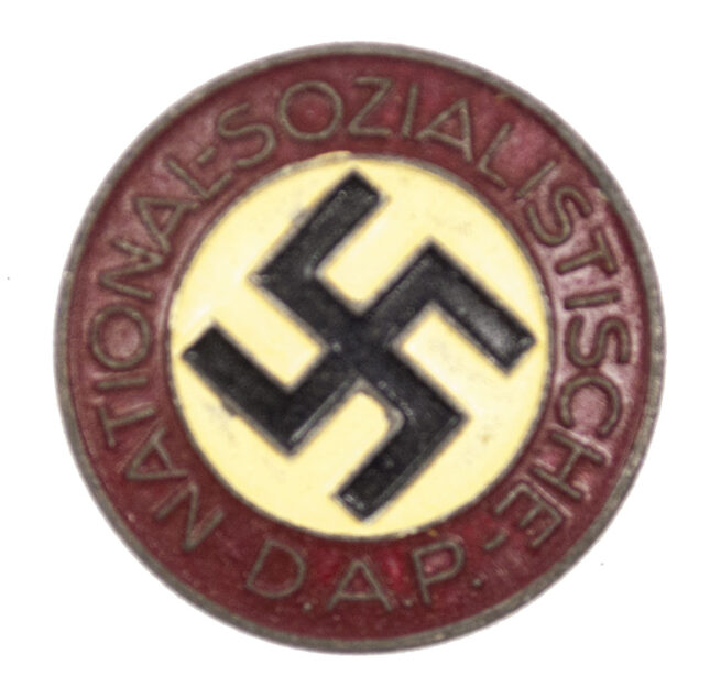 NSDAP Parteiabzeichen RZM M1120 (maker Wilhelm Deumer)