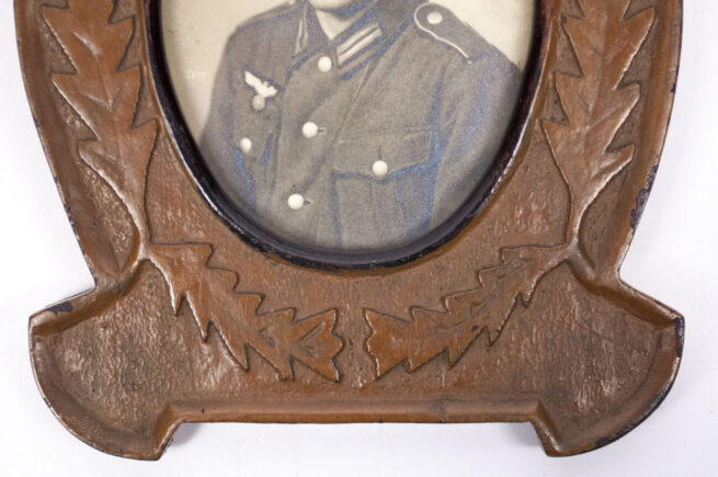 (Photo) Wehrmacht (Heer) wooden frame with fallen heer soldier Unser Vati