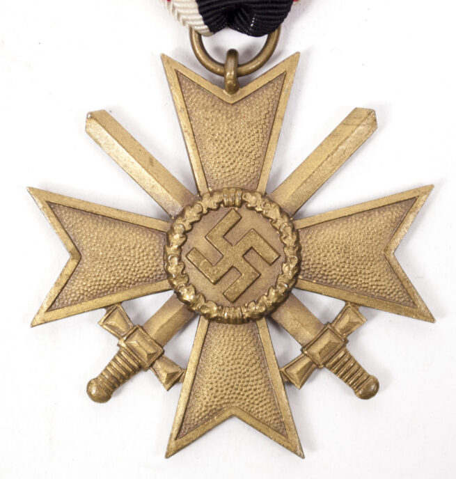 Kriegsverdienstkreuz Zweite Klasse (KVK2) War Merit Cross second class (maker 68)