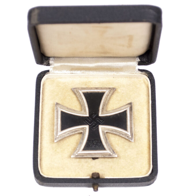 WWII Eisernes Kreuz mit Etui(EK1) Iron Cross + Case (Maker 20)