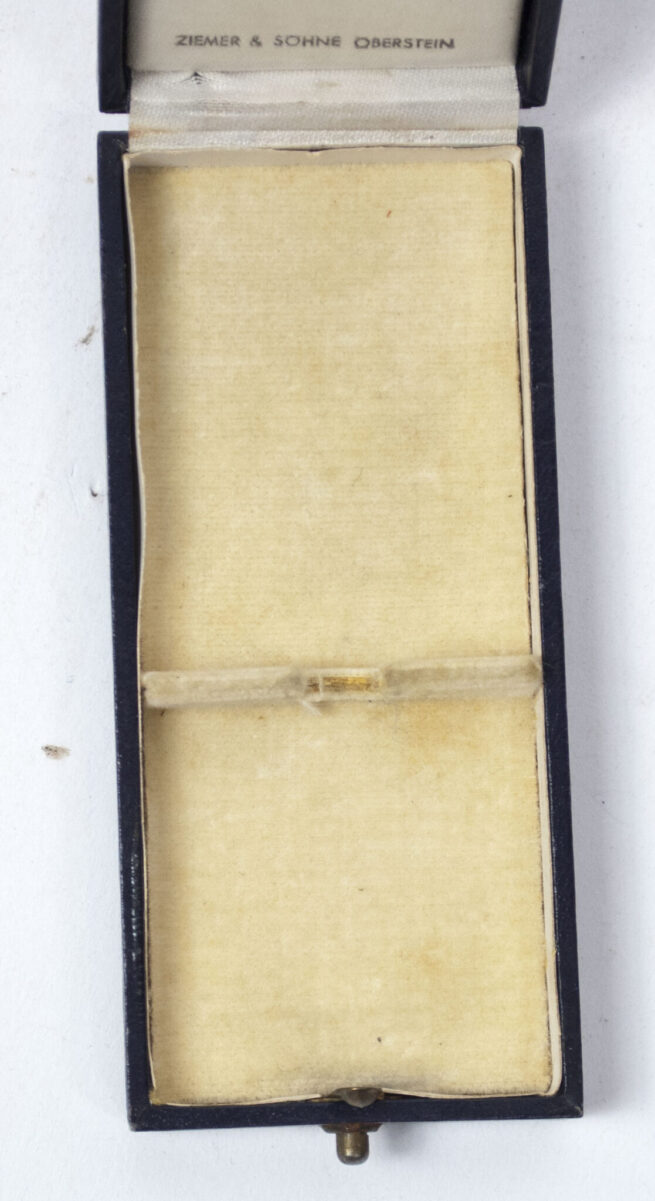 Mutterkreuz gold in etui Gold Motherscross with case (maker Ziemer & Sohne)