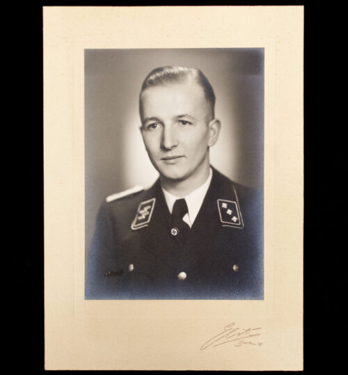 (Photo) SS-Untersturmführer portrait