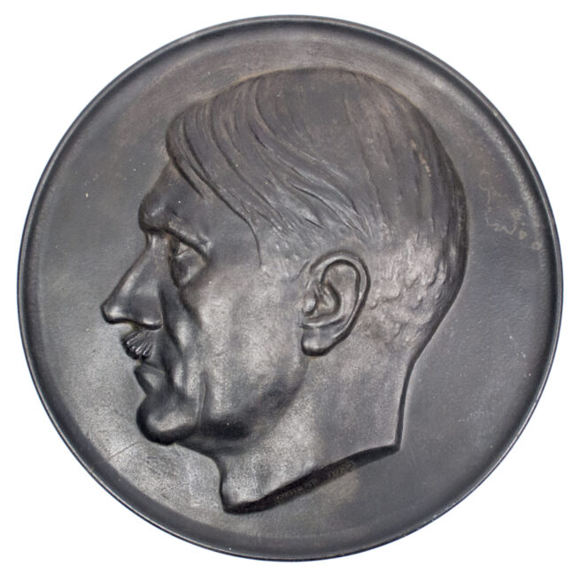 Large size Adolf Hitler plakette by artist Walther Wolff (1933)
