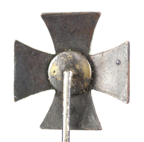Eisernes Kreuz Iron Cross enamelled stickpin