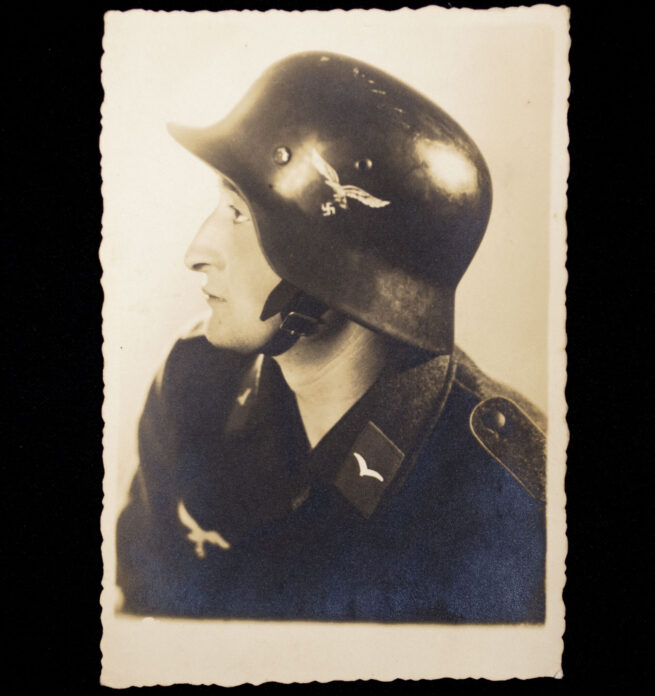 (Postcard) Luftwaffe portrait with helmet