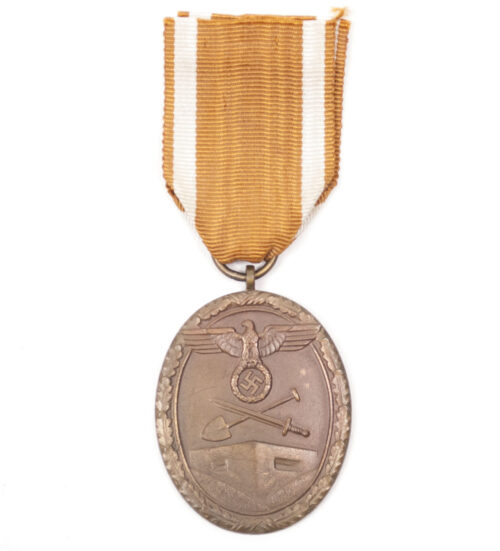 Deutsches Schutzwall Ehrenzeichen Westwal medal + Tüte Bag by maker Carl Poellath + buttonhole ribbon + ribbon