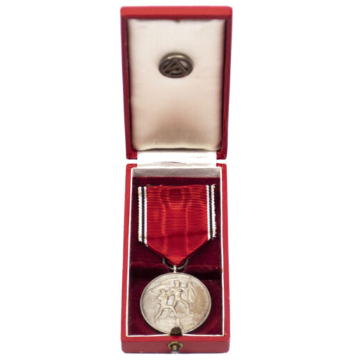 Anschluss annexation medal + case + SA memberpin (1938)