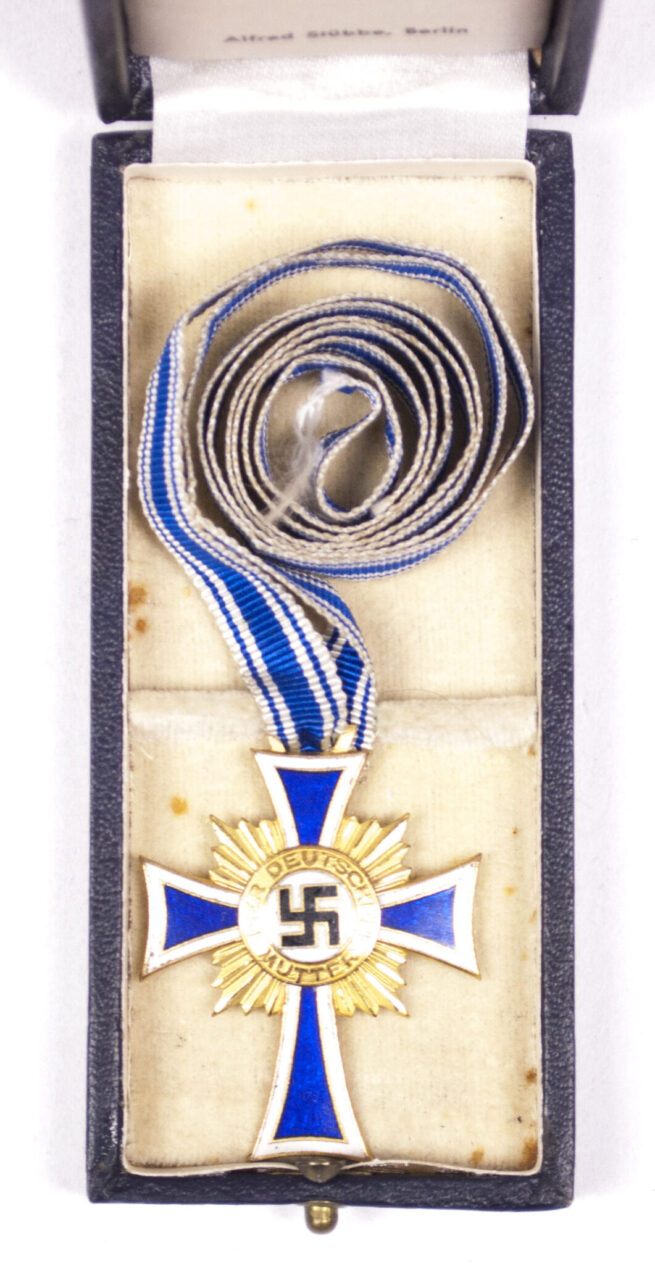 Mutterkreuz gold mit Etui Motherscross with case (maker Alfred Stübbe, Berlin)